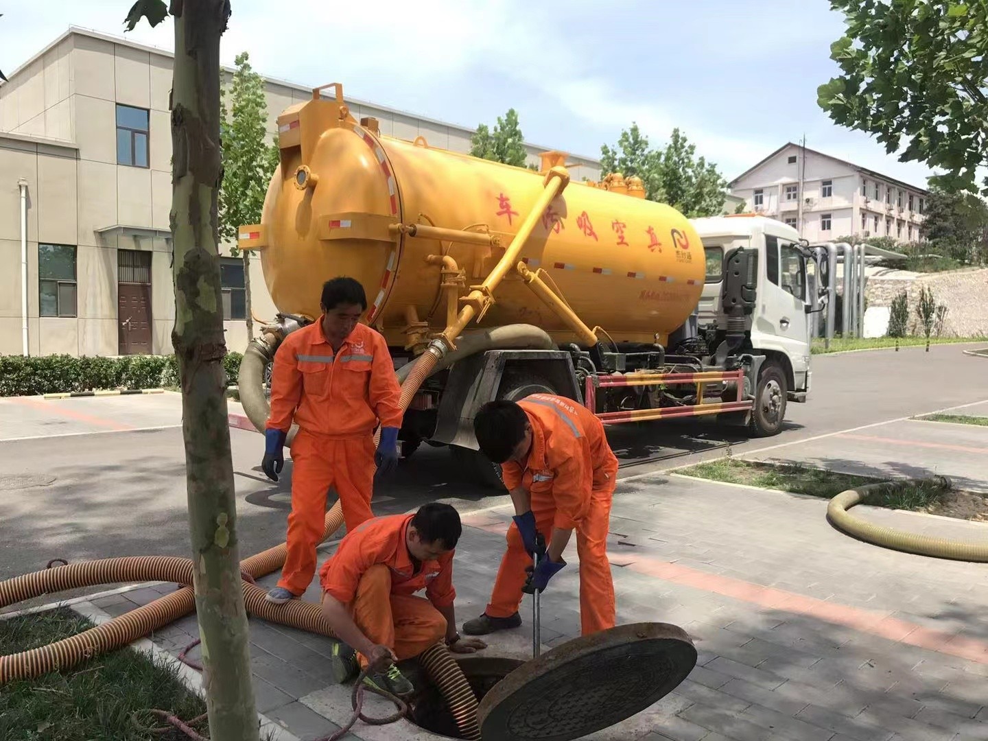 濮阳化粪池清理与5-8吨吸粪车施工效率分析